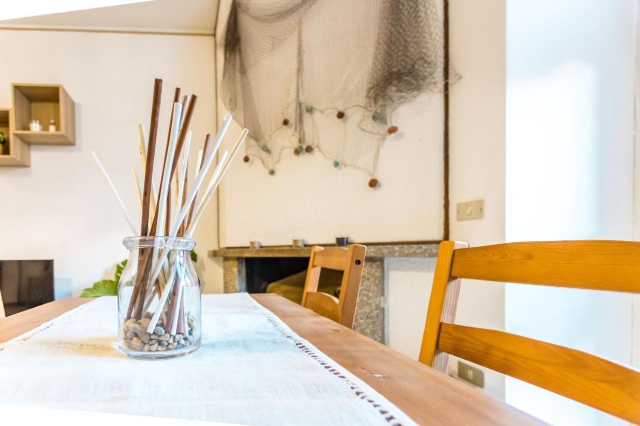 Lago Azzurro Apartment Βαρένα Εξωτερικό φωτογραφία