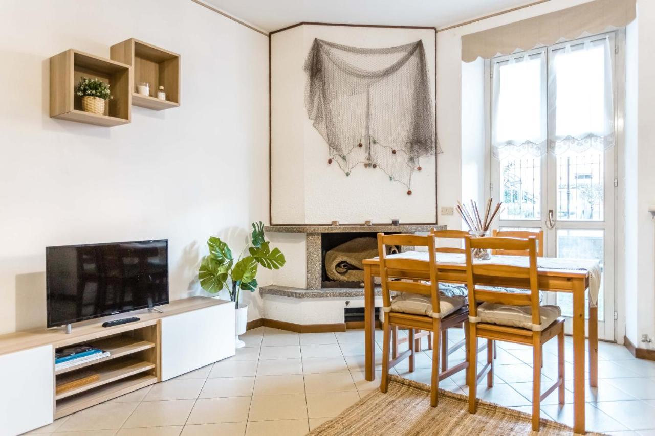Lago Azzurro Apartment Βαρένα Εξωτερικό φωτογραφία