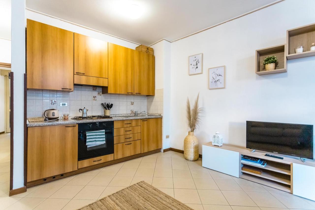 Lago Azzurro Apartment Βαρένα Εξωτερικό φωτογραφία